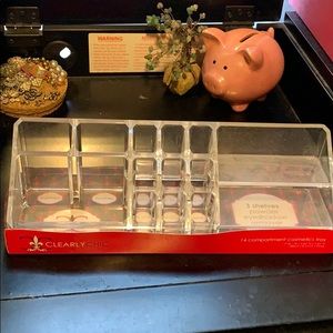 Makeup storage container